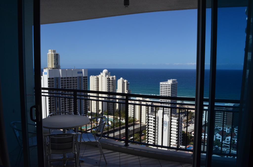 Great Escape At Chevron Renaissance Apartment Gold Coast Exterior photo